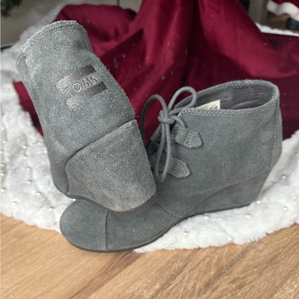 Toms Gray Suede ankle boots 8.5